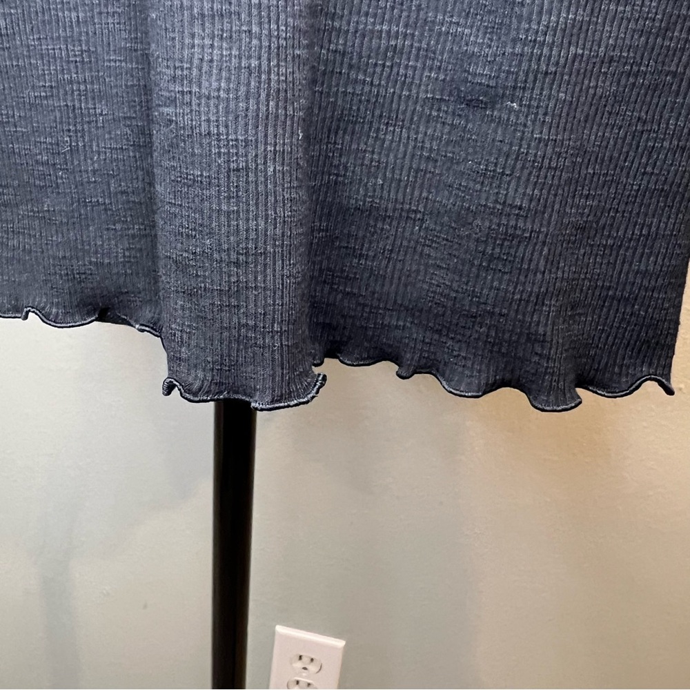 Old Navy Black Relaxed Tank Top - Picture 3 of 6